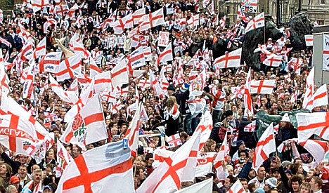 FLAG Daily Mail Crowd